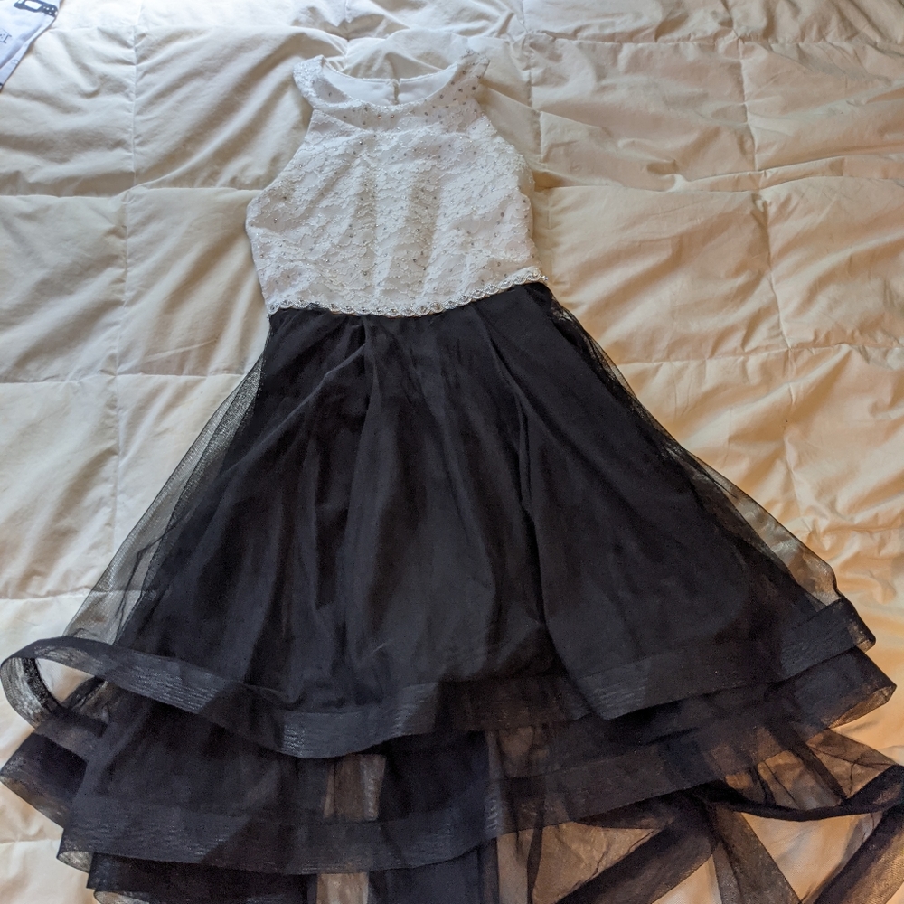 Girl's party dress